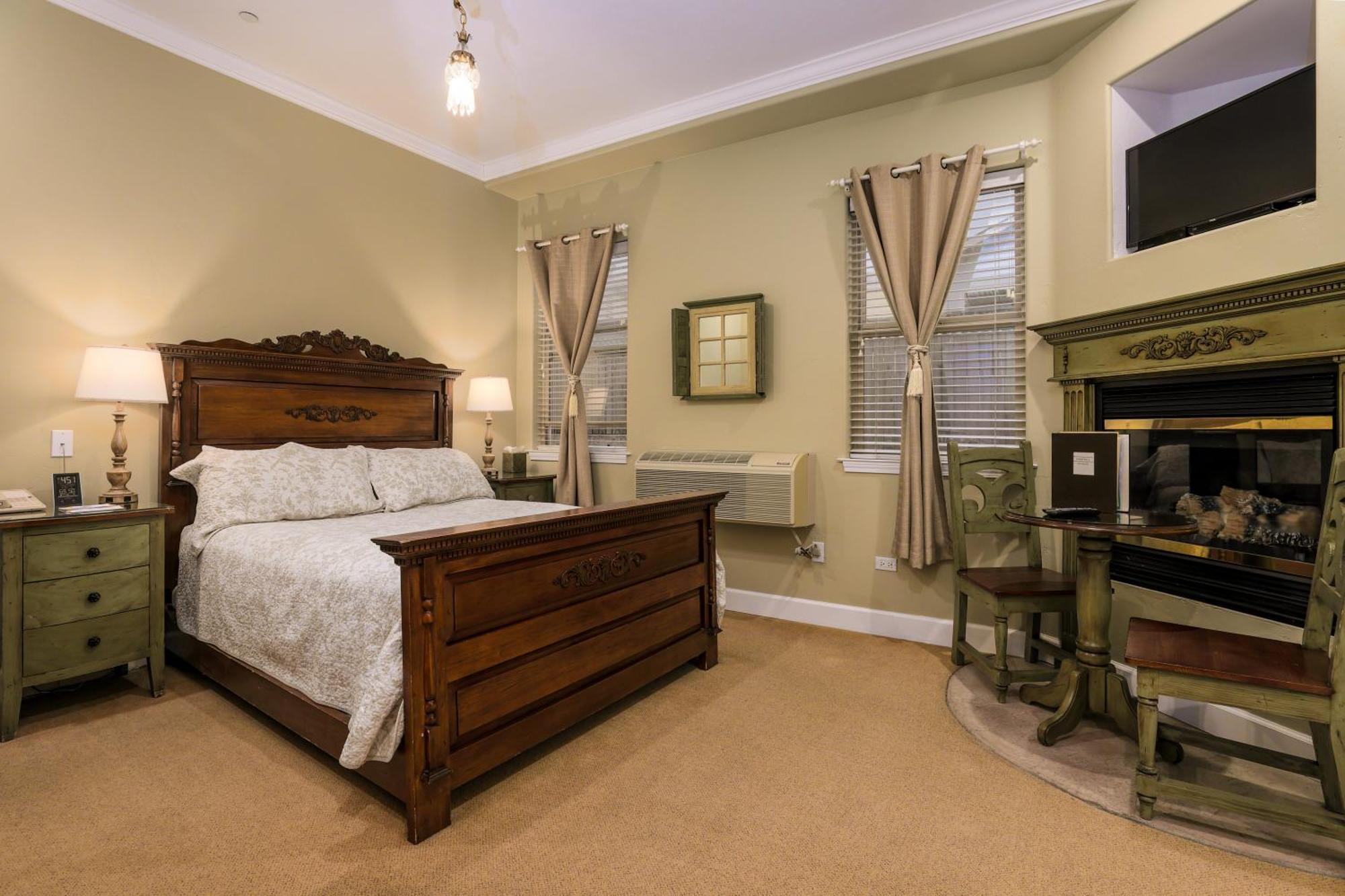 Sunset Inn 4*
